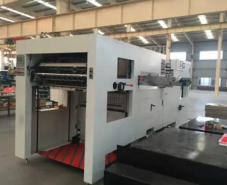 小型全自動(dòng)模切機(jī)